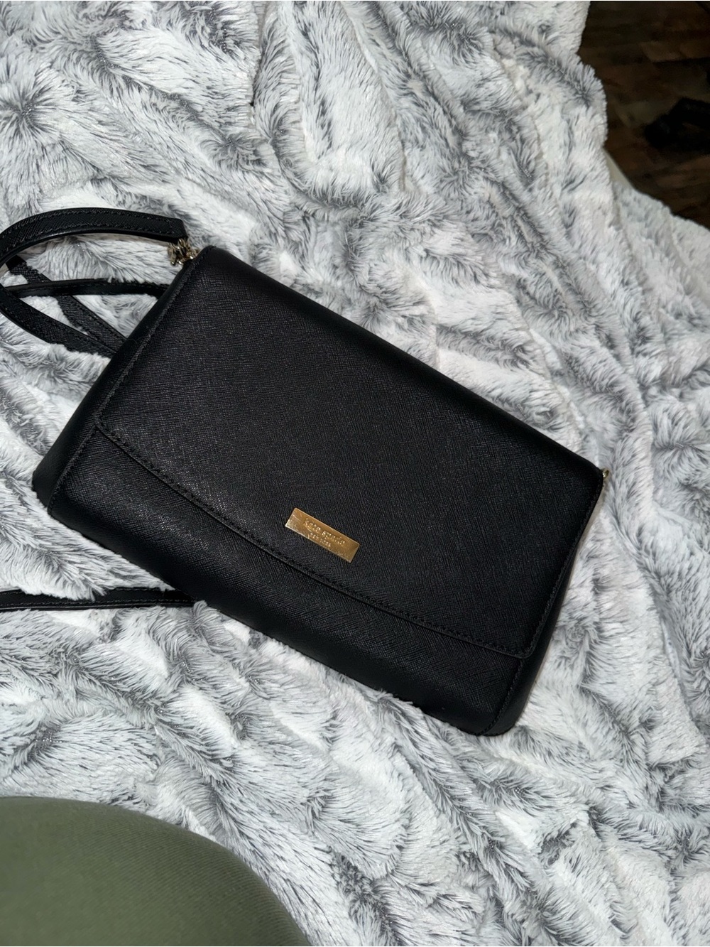 kate spade black crossbody with gold hardware - Picture 3 of 4